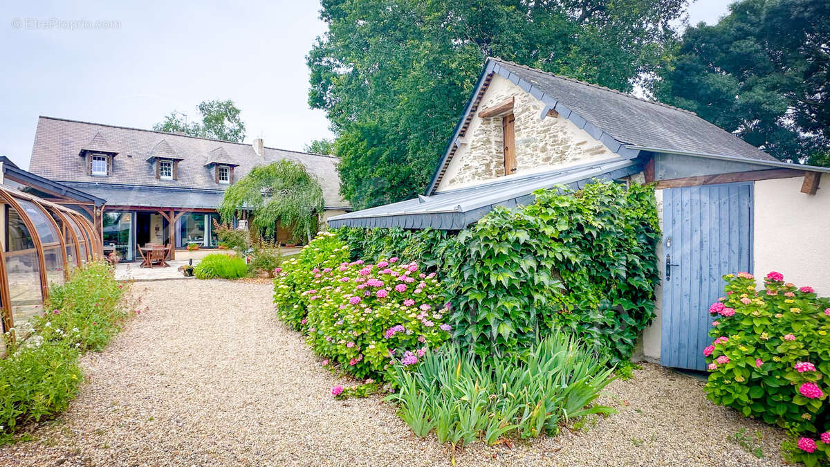 Maison à BRISSAC-QUINCE