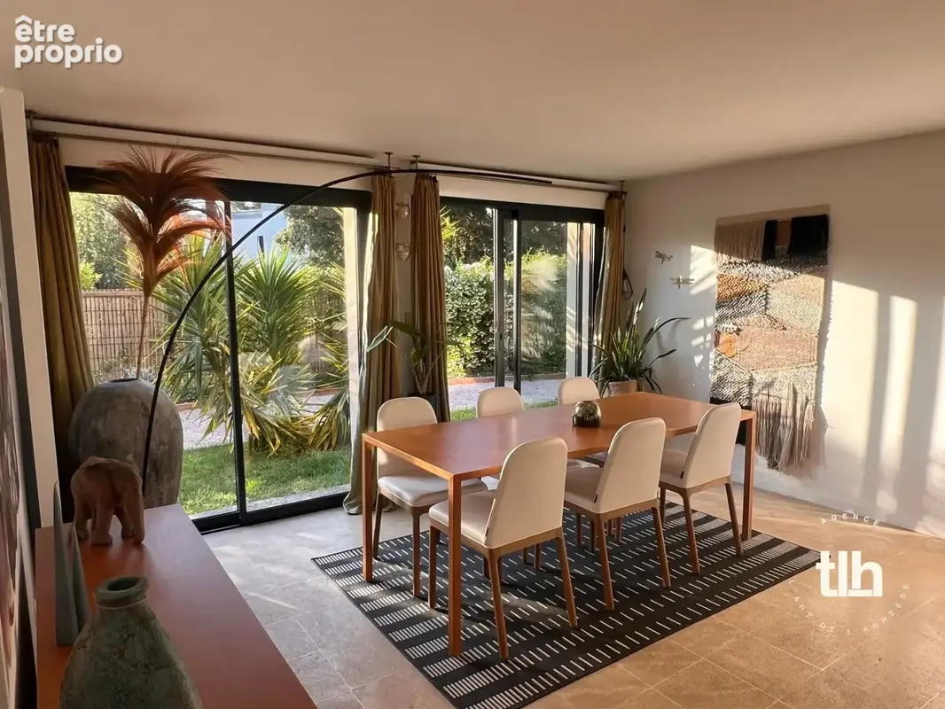 Maison 202 m² à Saint-Genies-Des-Mourgues  - photo 9