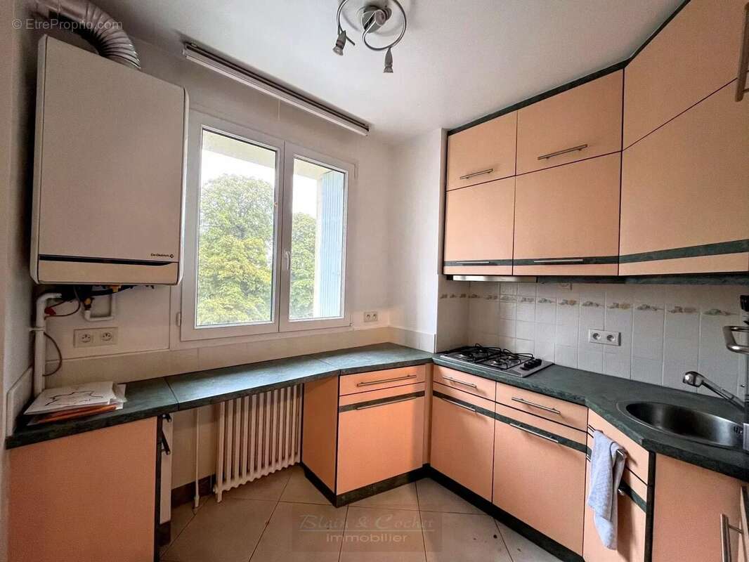 Bel appartement avec dressing, garage et cave - photo 5