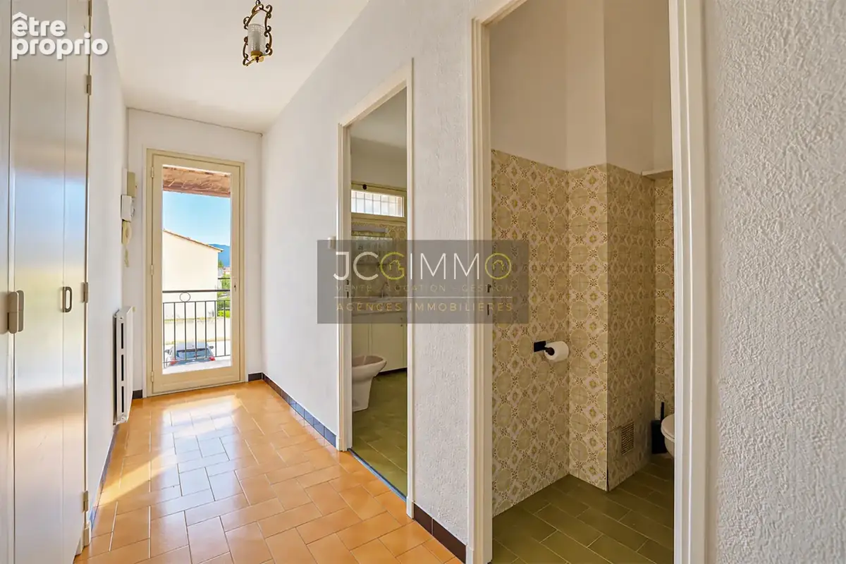 T4 de 87.5 m2 avec terrasse, garage et parking privatif ! - photo 13