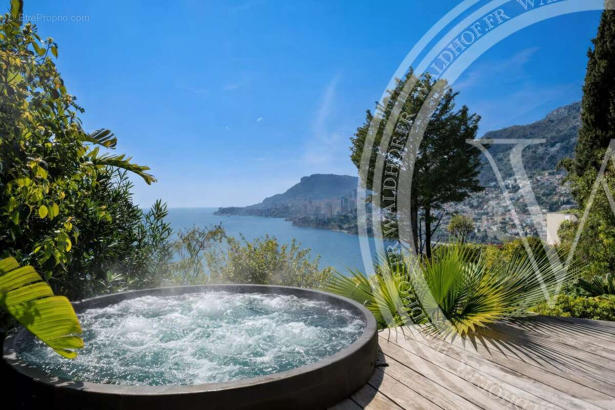 Maison à ROQUEBRUNE-CAP-MARTIN