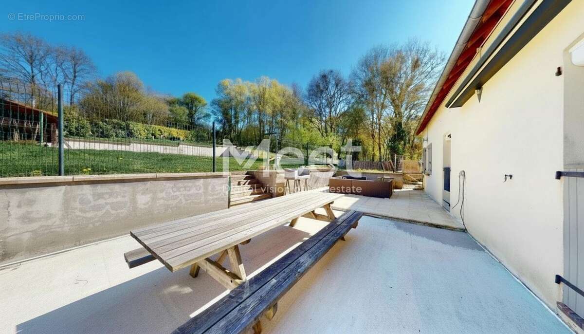 Maison à ESCAMPS