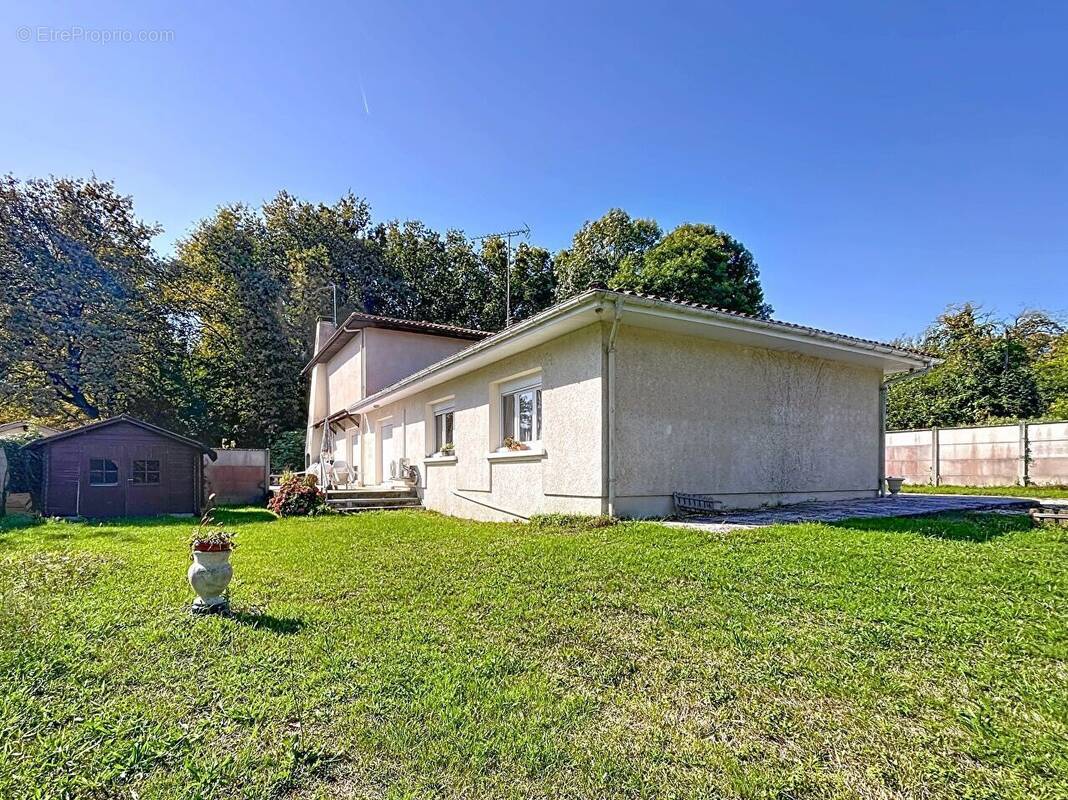 Maison à BLANQUEFORT