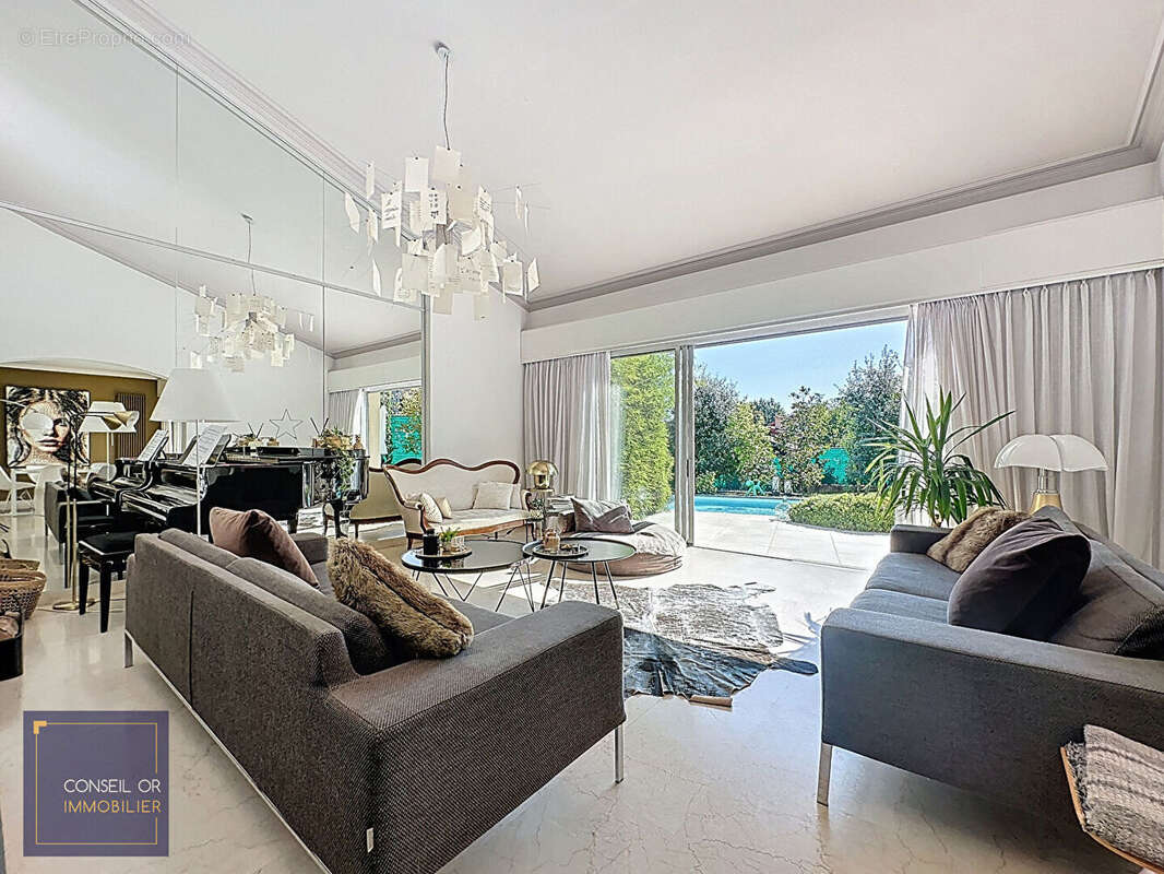 Maison à SAINT-GENIS-LAVAL