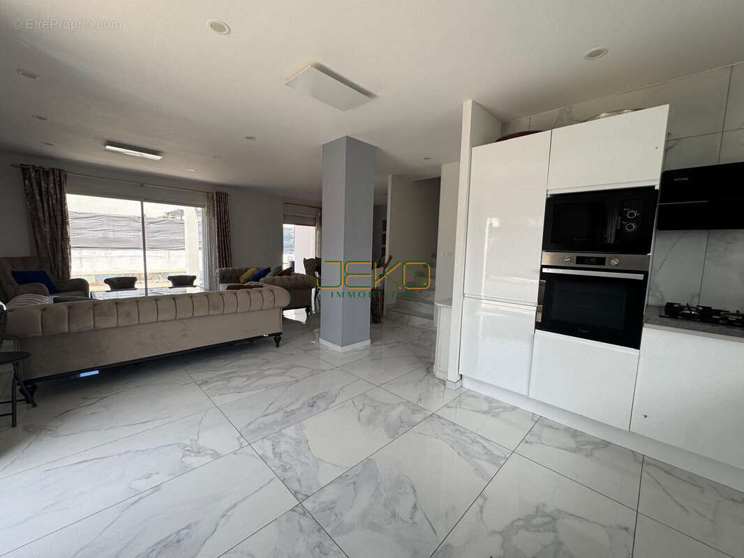 Maison 135 m² à La Calmette  - photo 5