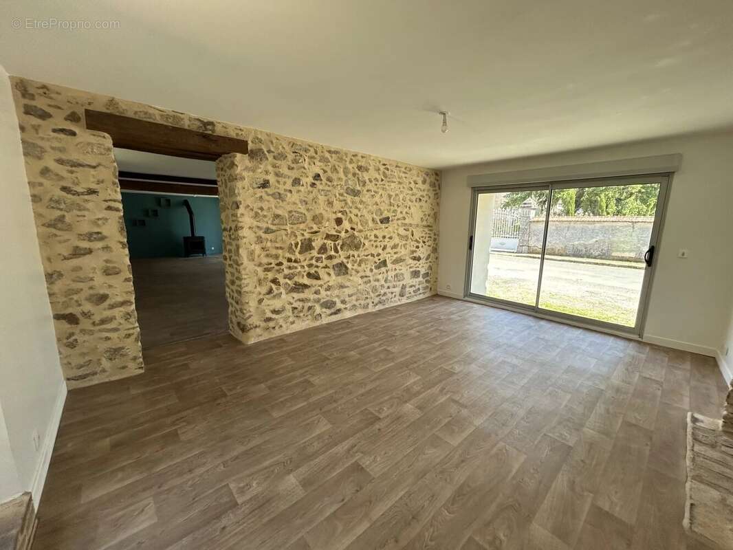 Maison à FAYE-L'ABBESSE