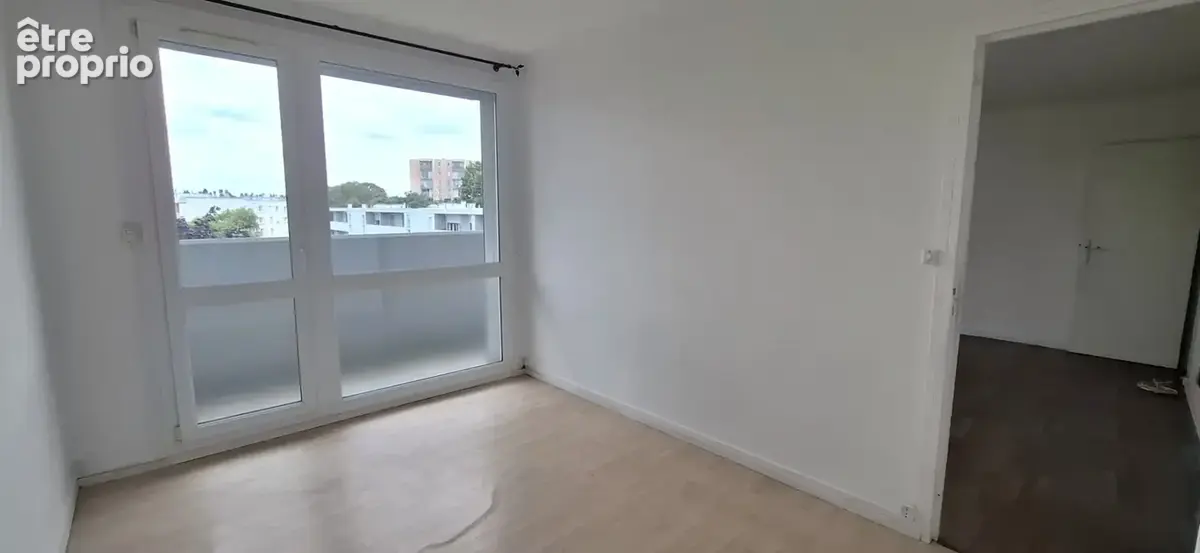 Appartement 2 pièces à vendre dans résidence recherchée avec Ascenseur, Quartier Remicourt SAINT QUENTIN (02) - photo 4