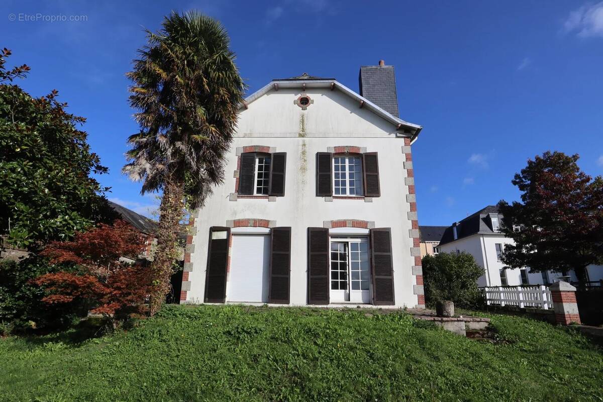 Maison à CARHAIX-PLOUGUER