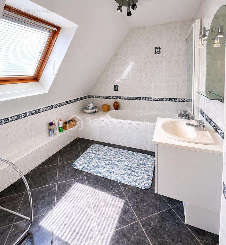 Maison familiale 149 m² - 4 chambres - Suite parentale - Garage 33 m² - DPE B - photo 11