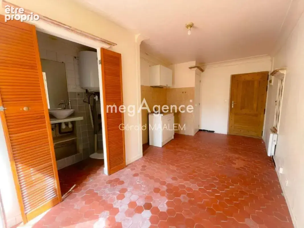 Appartement de 17m² à rafraichir à Roquebrune-sur-Argens - photo 2