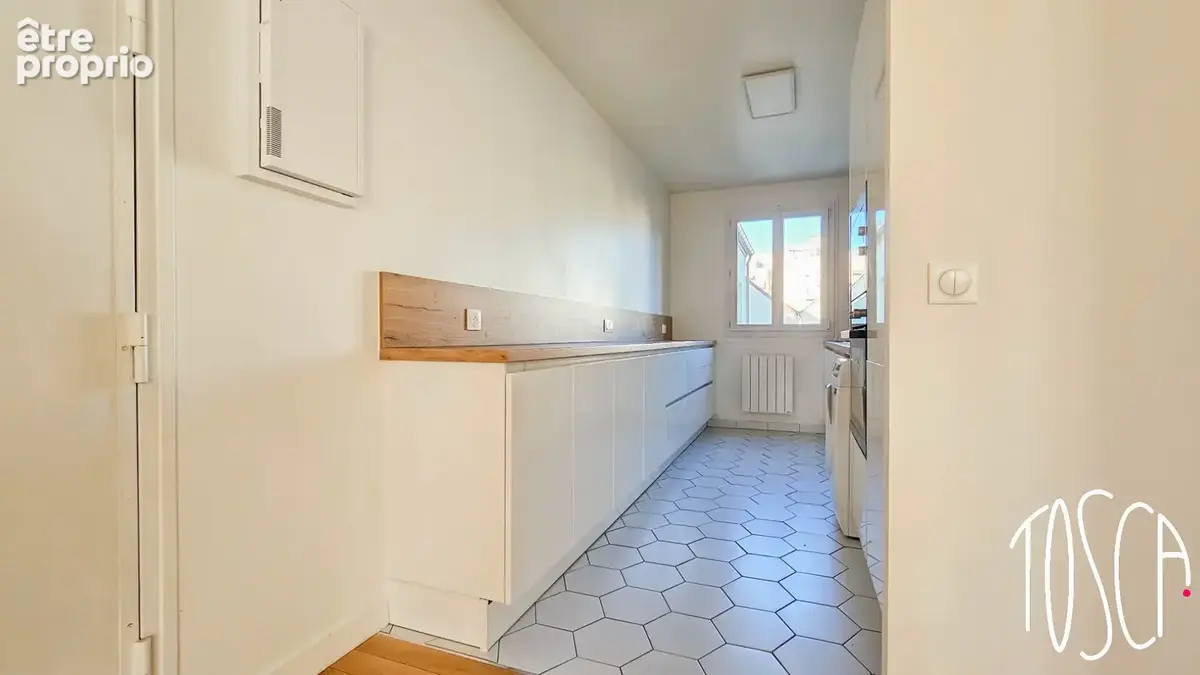 En plein coeur du centre ville  de thiais -  4 pieces - 81 m² - parking - cave - balcon - photo 5