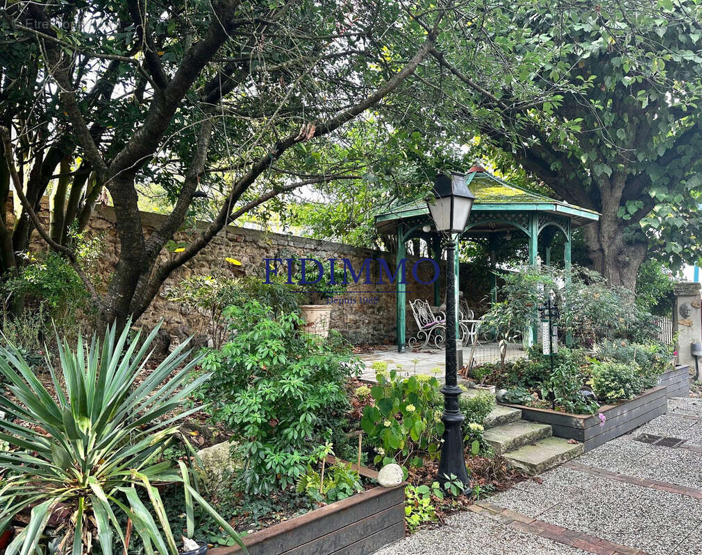 Maison à CHENNEVIERES-SUR-MARNE