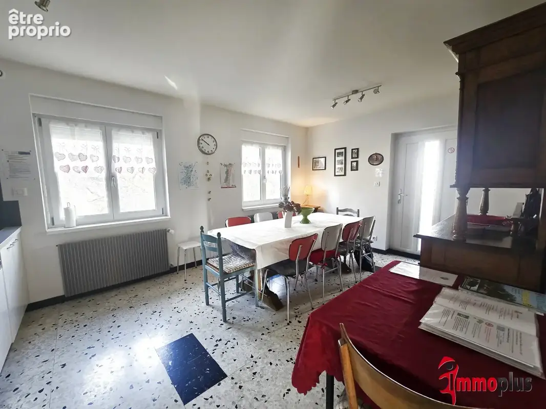Bouxwiller, belle maison familiale rénovée 7 pièces, 136 m2, 8 ares - confort, espace et tranquillité - photo 4