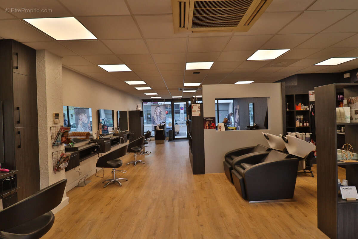 Commerce à CORMONTREUIL