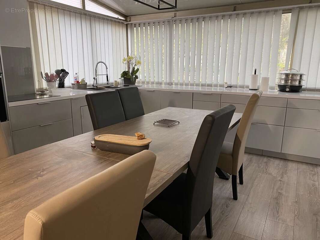 Appartement à AURIOL