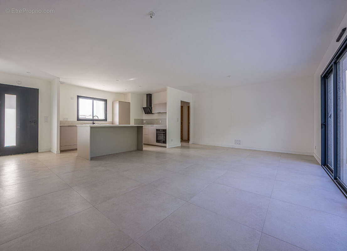Maison neuve Surgeres / frais de notaire réduits - photo 2