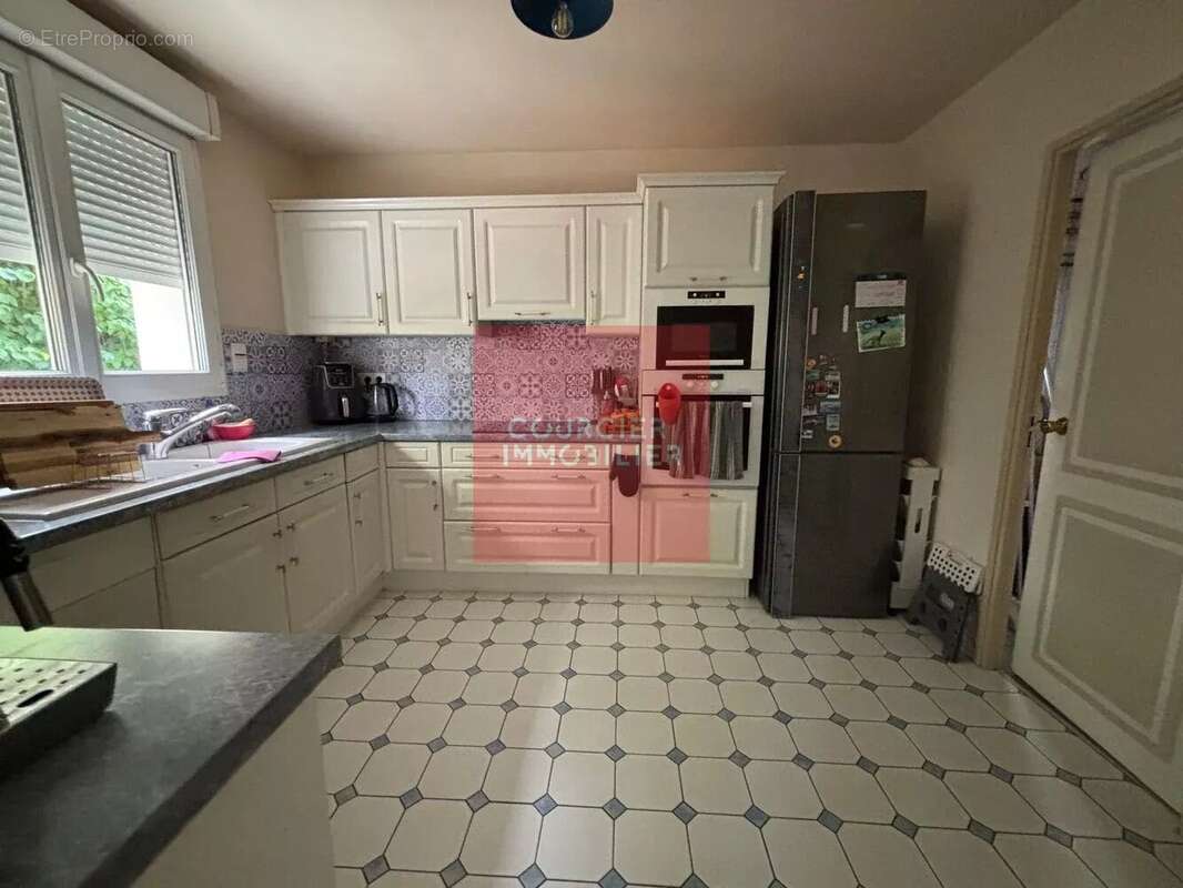 Mesnil saint denis (78) - maison  6 p 132 m2 - photo 4