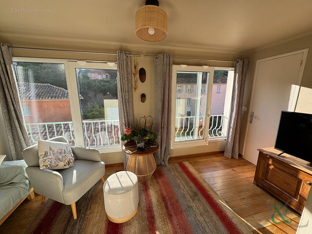 Maison à BORMES-LES-MIMOSAS