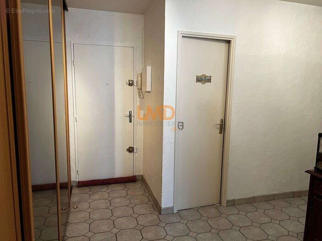 Appartement à MAGNY-LES-HAMEAUX