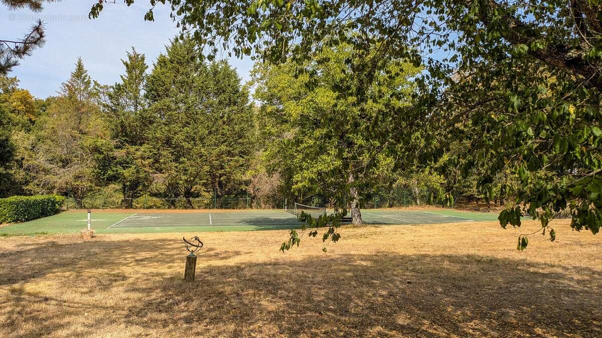Livernon - Élégante propriété de campagne avec piscine, court de tennis et 2,5 hectares - photo 18