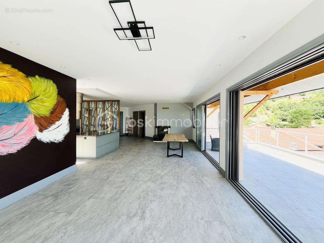 Maison à VILLE-SUR-JARNIOUX