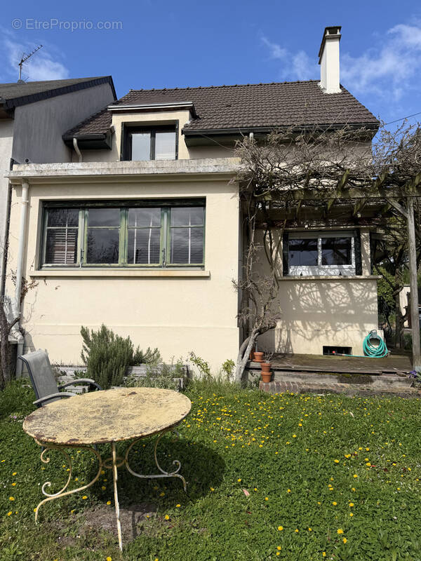 Maison à LA CELLE-SAINT-CLOUD