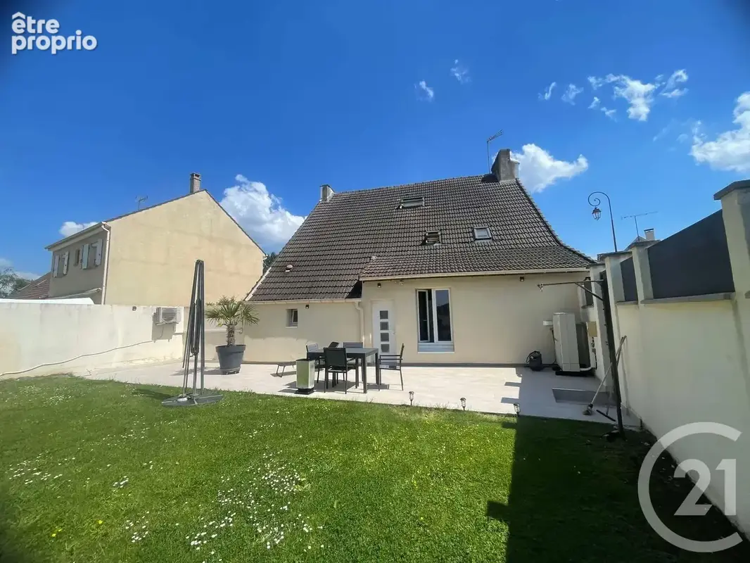 Photo Maison à Villeneuve-Sous-Dammartin au prix de 339 000€