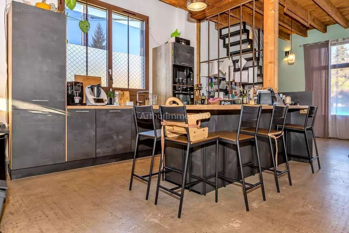 Maison à CHAMPAGNE-EN-VALROMEY