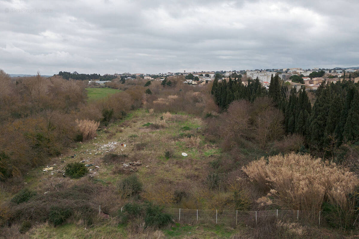 Terrain à CARCASSONNE
