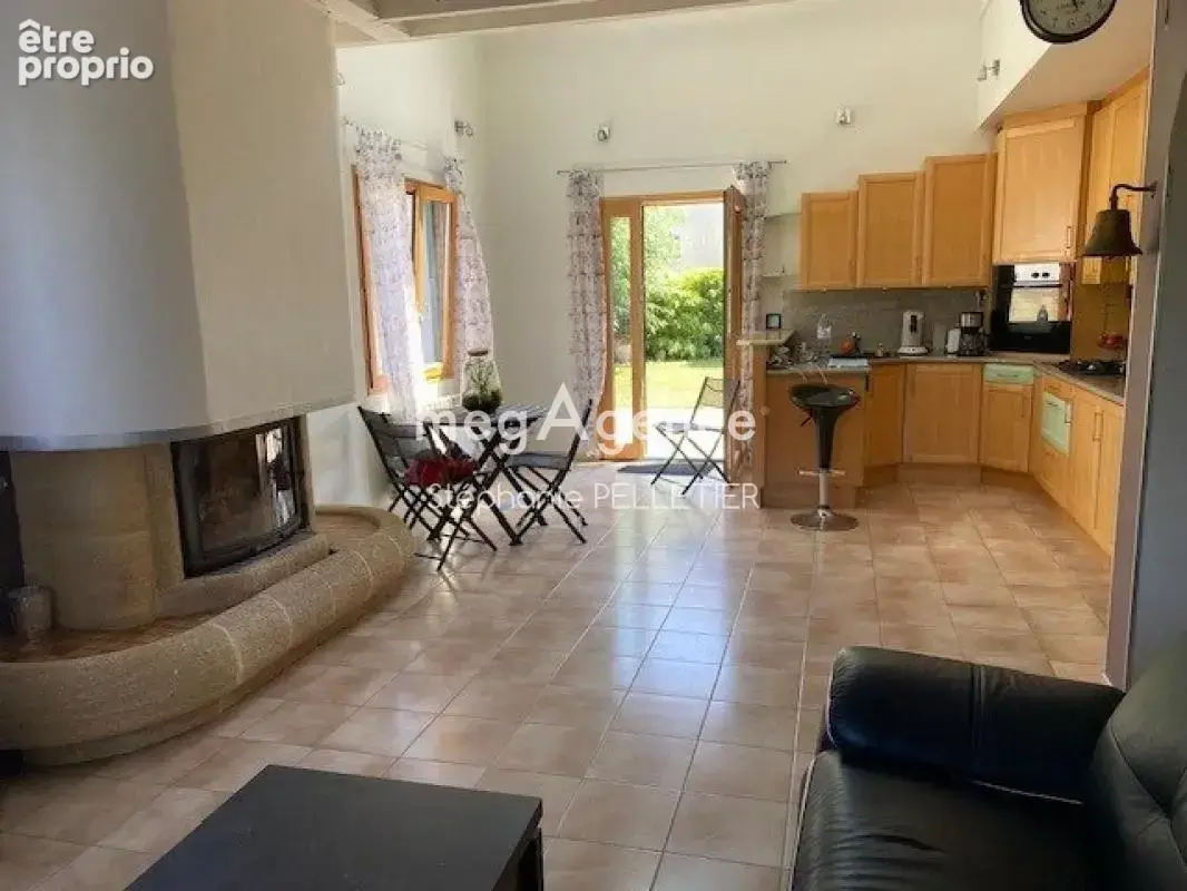 Maison familiale avec vie de plain-pied, jardin plein sud et accès rapide à la plage - photo 3