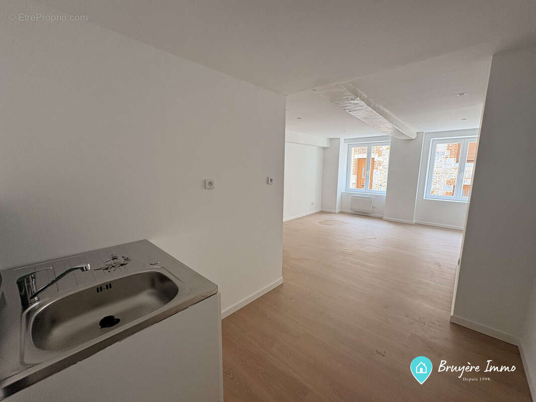 Appartement 158 m² à Avesnes-Sur-Helpe  - photo 3