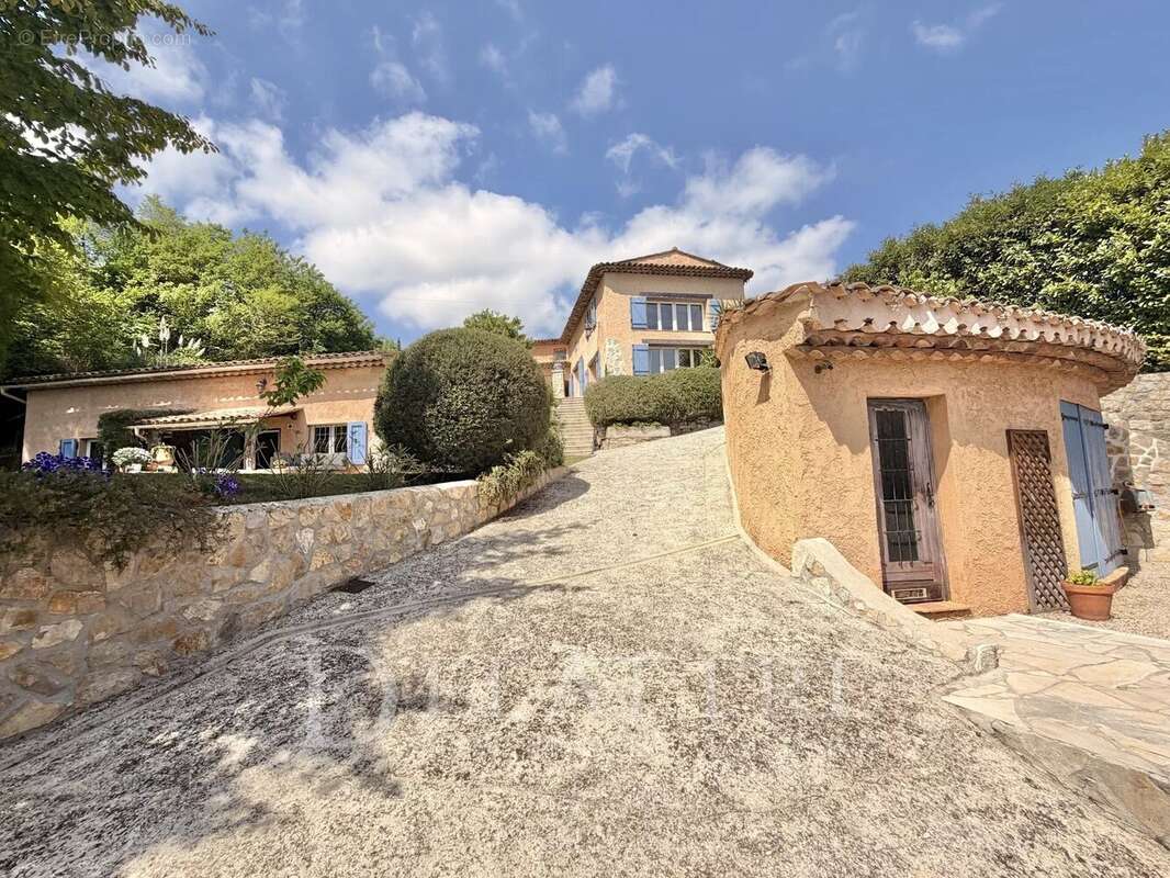 Maison à LE BAR-SUR-LOUP