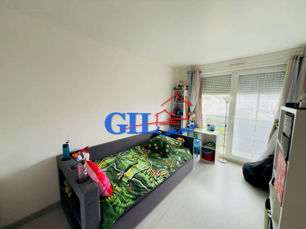 Appartement à SAVIGNY-LE-TEMPLE