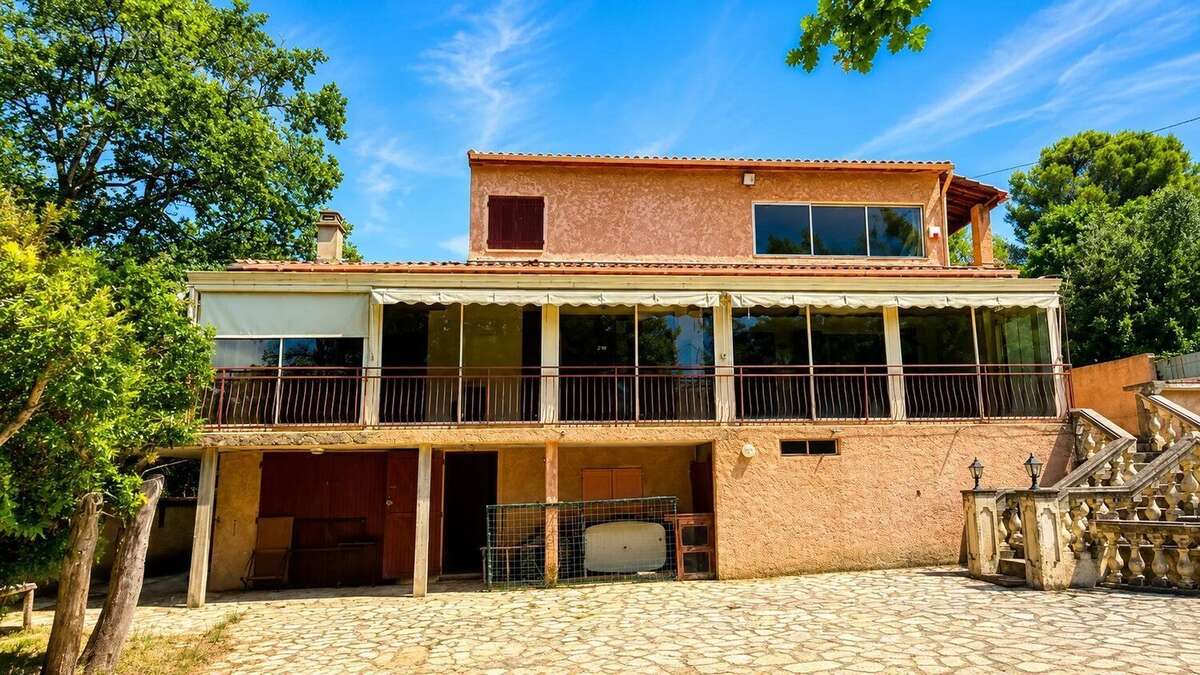 Maison à POURRIERES