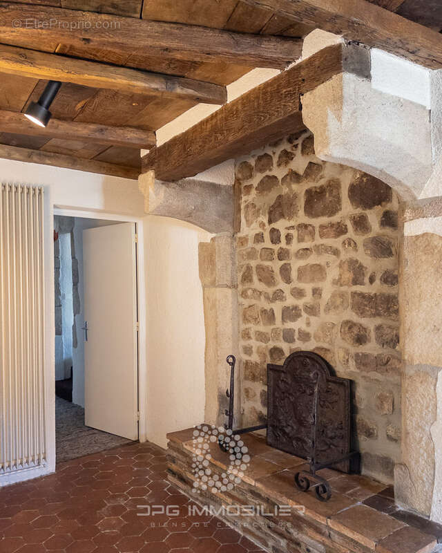 Ancien presbytère du XIV? siècle - 310 m2 - Volumes rares et potentiel d’usage Gourdon - Bourgogne du Sud - photo 10