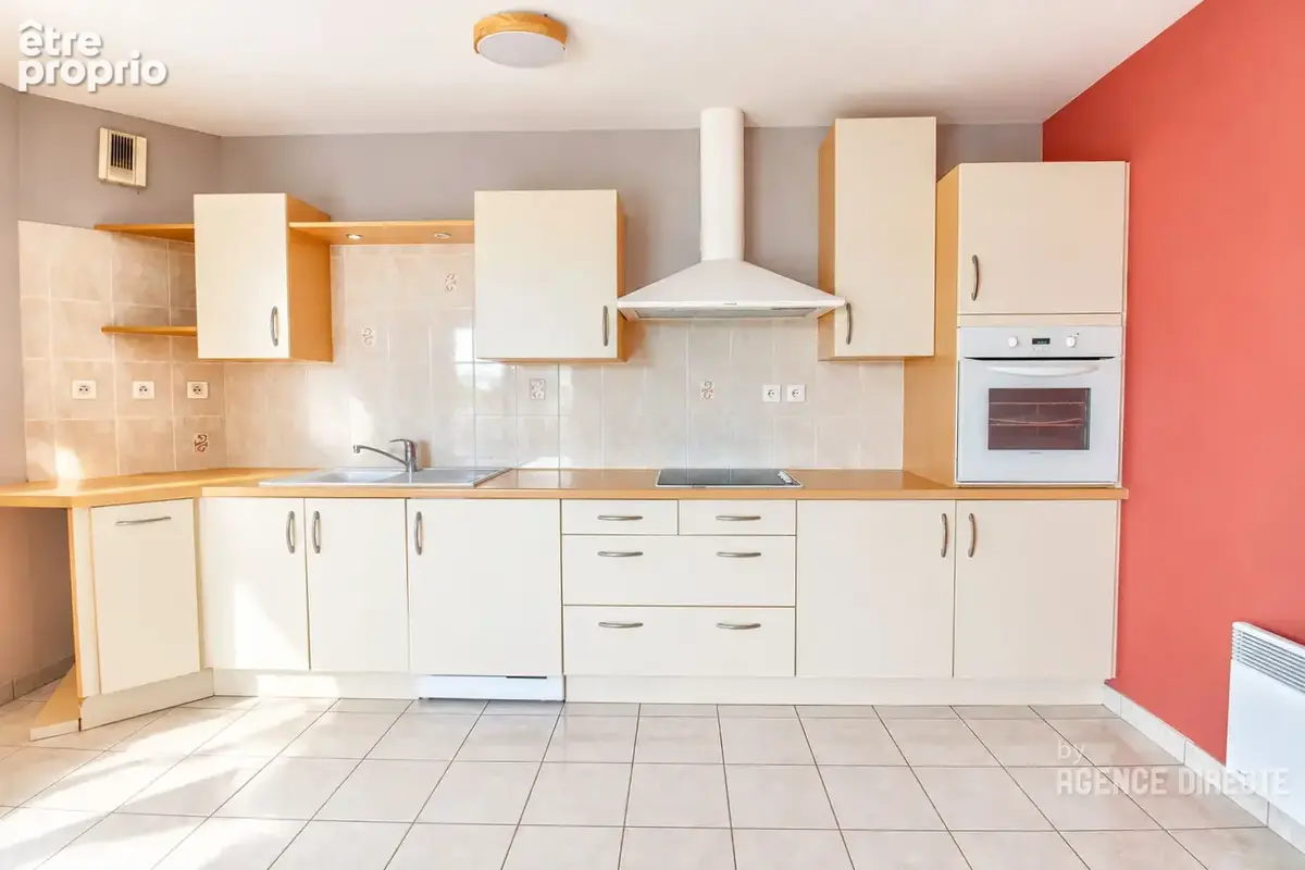 Appartement / 2 CHAMBRES / 1 garage boxé / rue de NANTES - photo 4