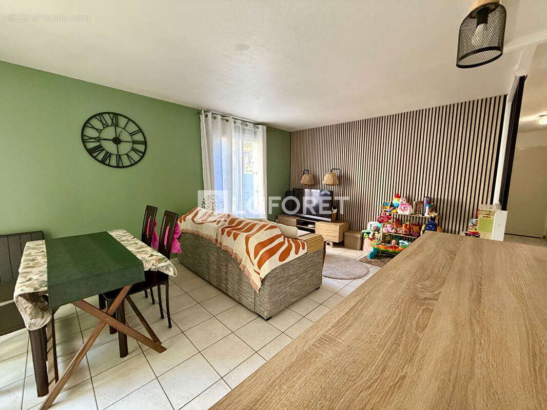 Appartement à CHILLY-MAZARIN