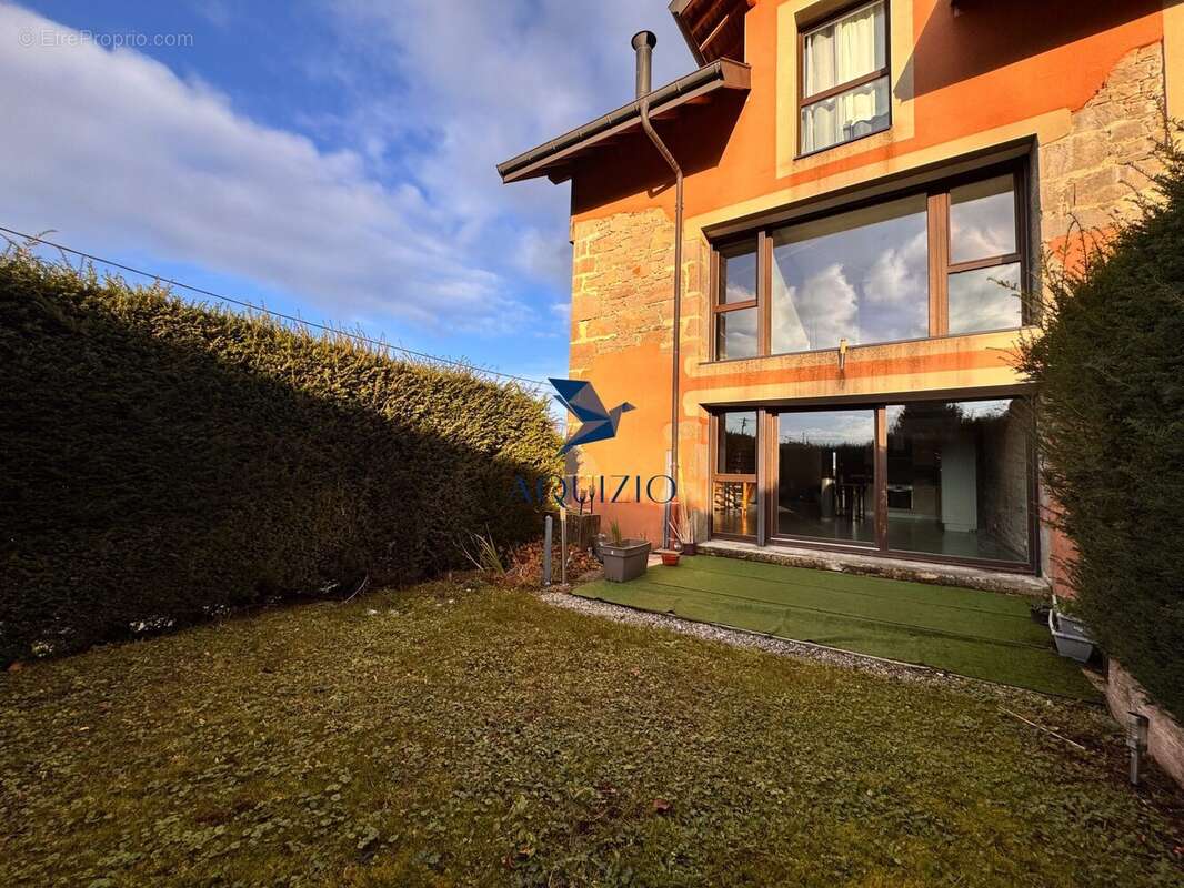 Appartement à LA ROCHE-SUR-FORON