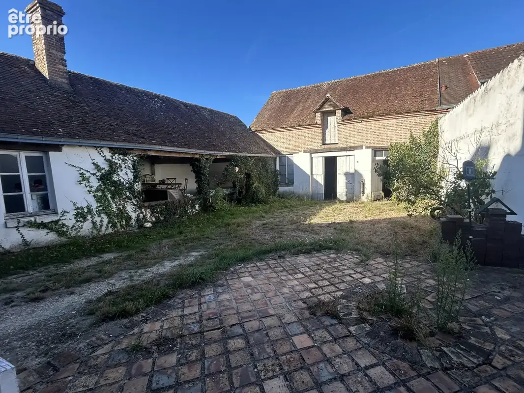 Maison de village, habitable de suite, dépendances, cour, jardinet - photo 2