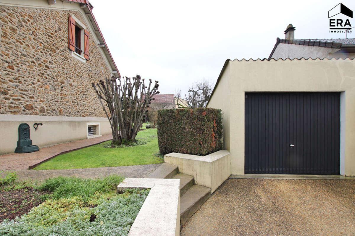 Maison à CORBEIL-ESSONNES