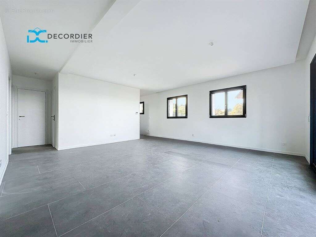 Appartement à NEUVECELLE