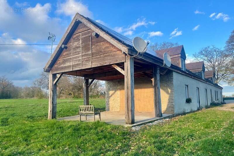 Maison à LURCY-LEVIS