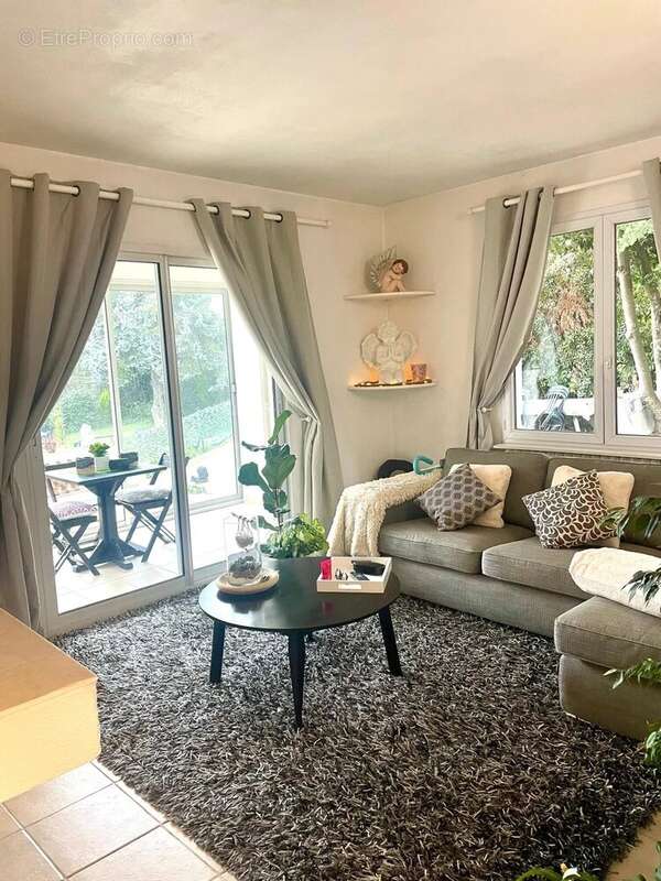 Maison à BERRE-LES-ALPES