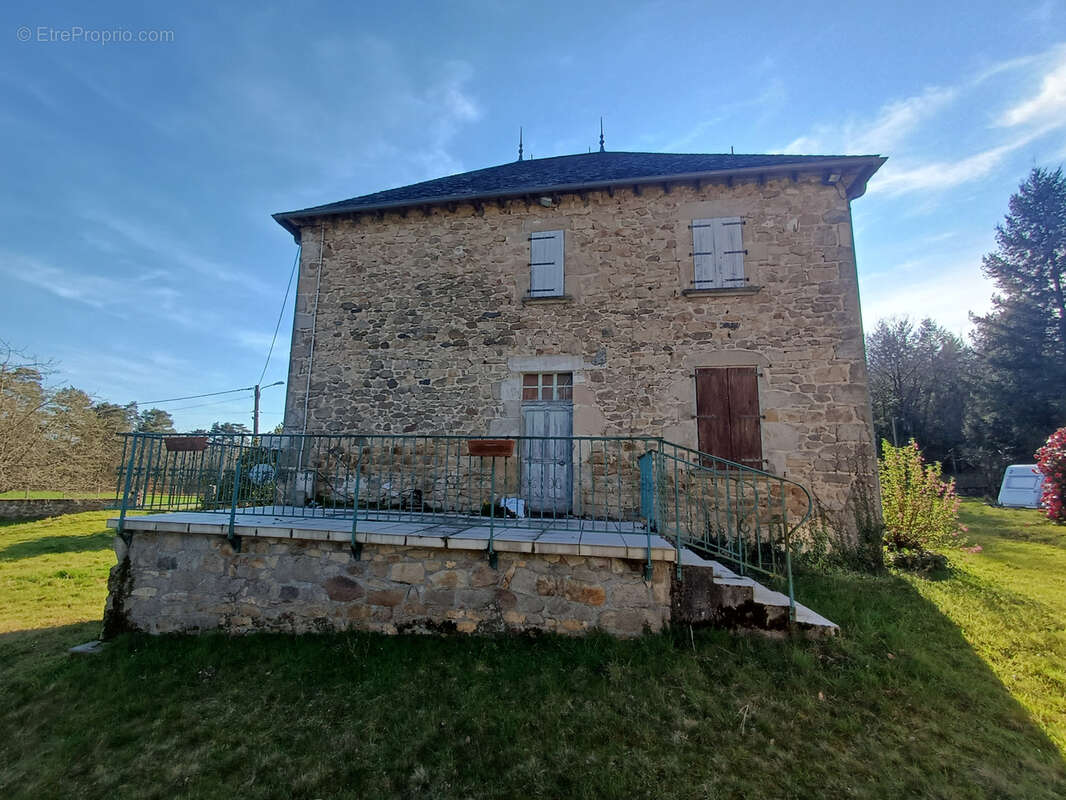 Maison à SAINT-PRIVAT