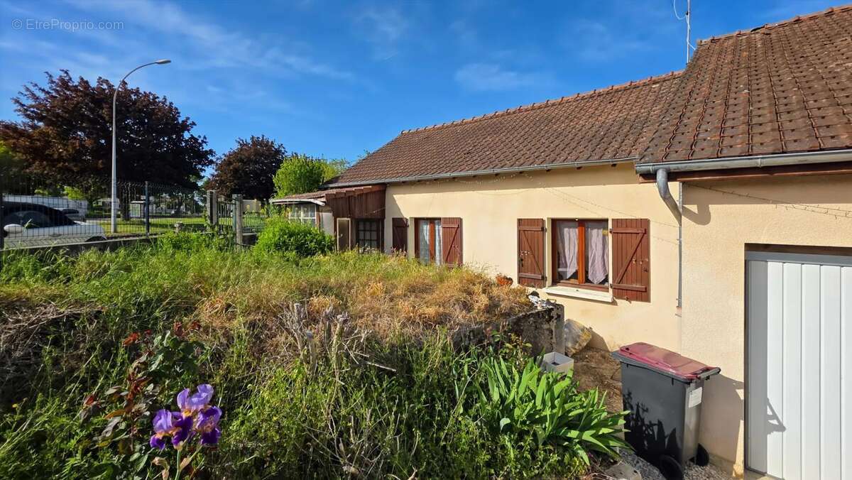 Maison à SAINT-JULIEN-LES-VILLAS