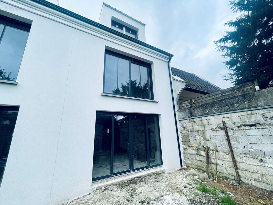 Maison à ORMESSON-SUR-MARNE