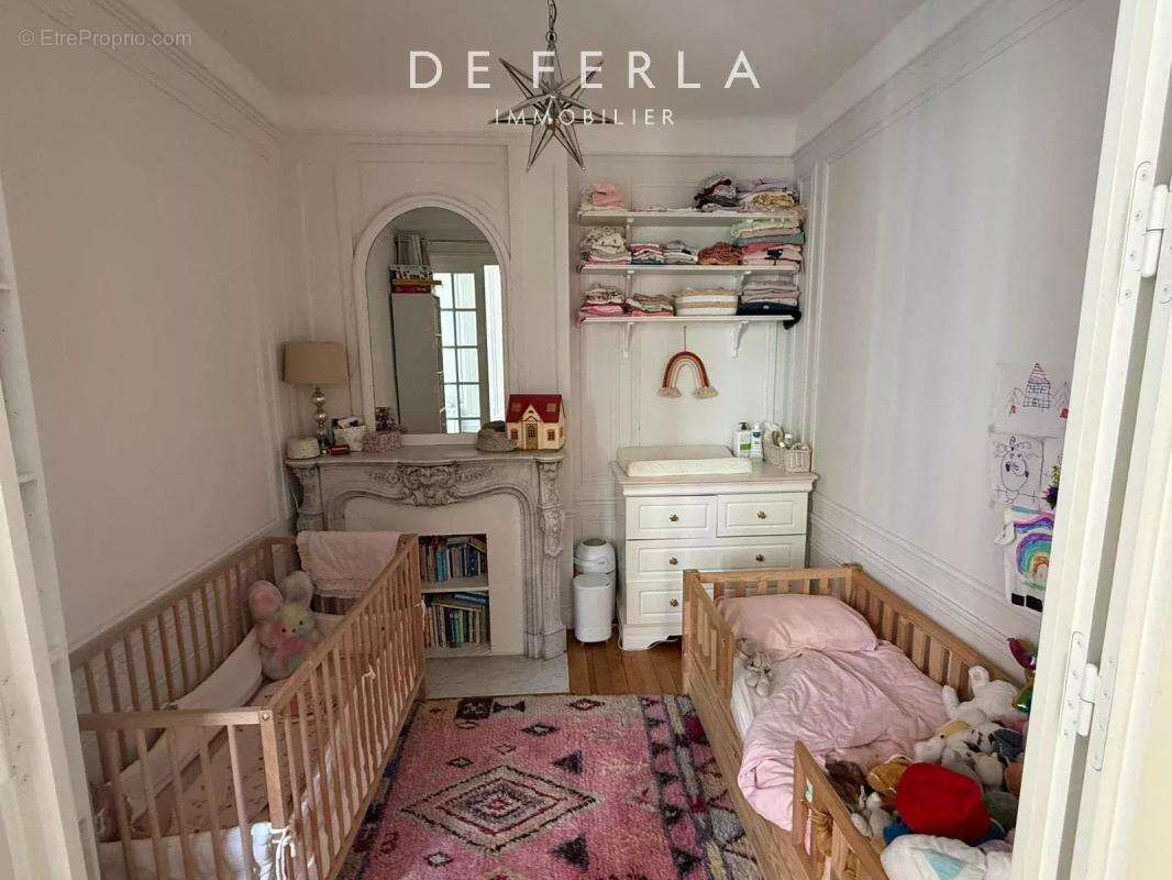 Appartement à PARIS-8E