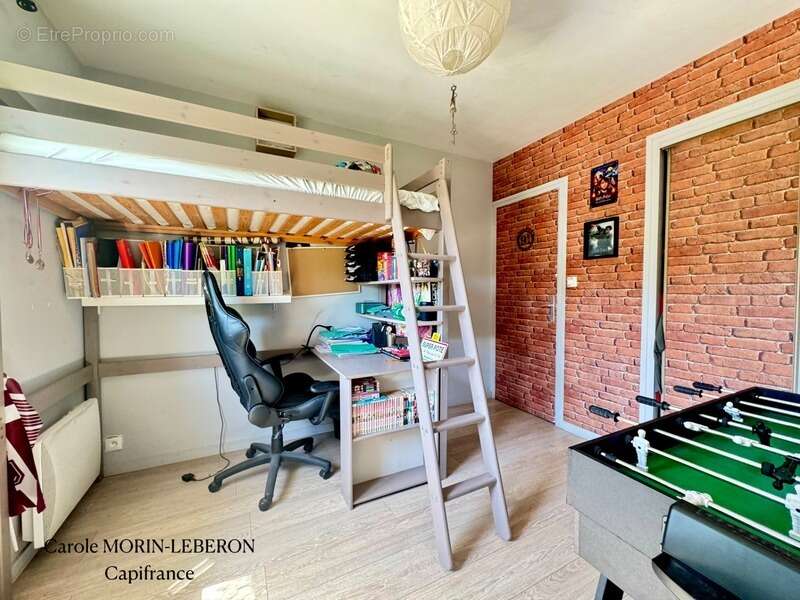 Maison de plain-pied, 4 chambres, double garage et jardin - photo 10