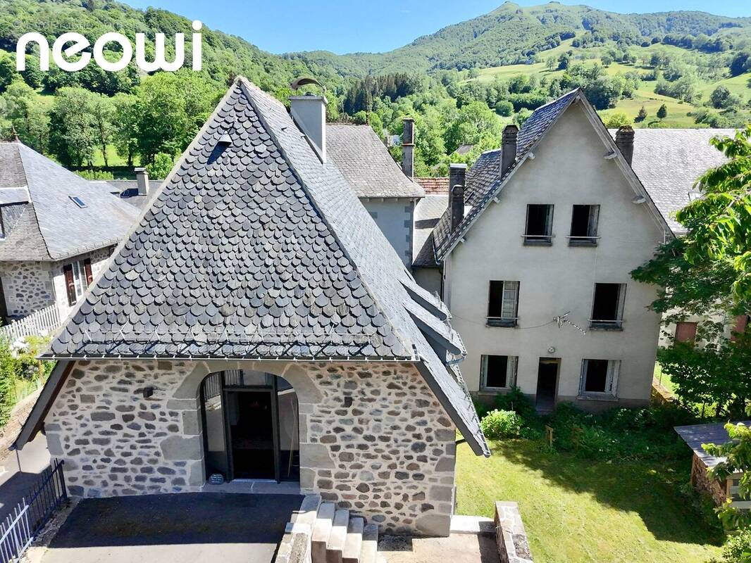 Maison à MANDAILLES-SAINT-JULIEN