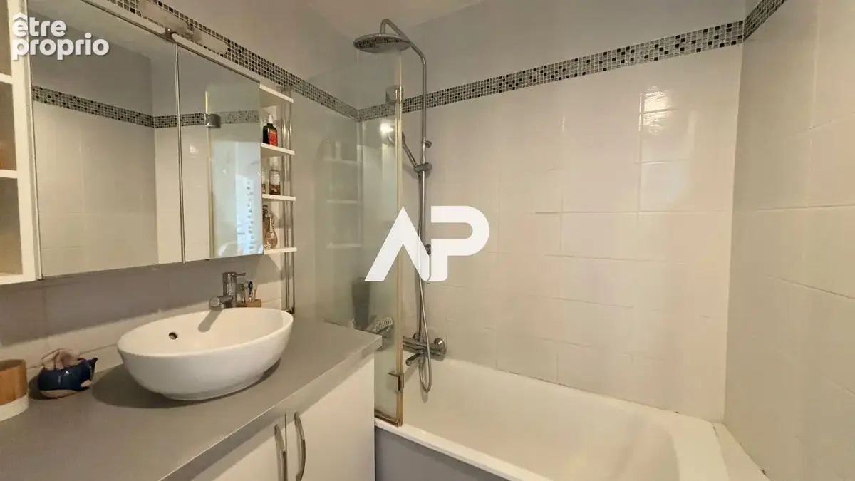 EXCLUSIVITÉ  Appartement en rotonde avec vue panoramique sur Paris, balcon et parking à Montmorency CENTRE-VILLE - photo 11